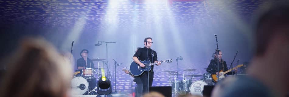 Vliegende Vrienden van Amstel LIVE!, Guus Meeuwis tijdens Vliegende Vrienden 2018 - Fotocredits: Shali Blok - ArtiestenNieuws