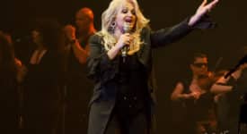 Bonnie Tyler (cropped) - Fotocredits: Florian Stangl - Flickr: (CC BY 2.0)