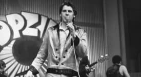 Shakin' Stevens (cropped) - Fotocredits: VARA - Wikimedia Commons (CC BY-SA 3.0)