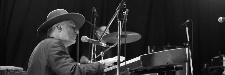 Jon Cleary - Fotocredits: Burce - Flickr - Wikimedia Commons (CC BY 2.0)