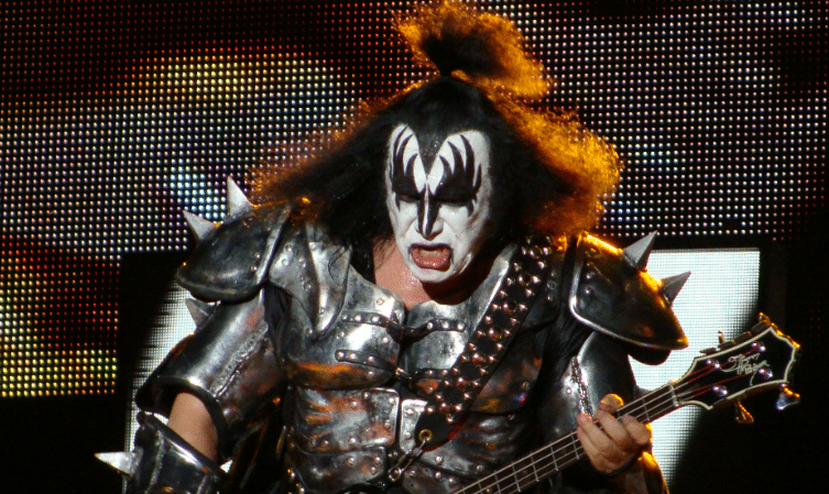 Gene Simmons (KISS) - Fotocredits: Alberto Cabello - Wikimedia Commons