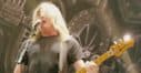 Nieuw AC/DC album, Cliff Williams (AC/DC, cropped) - Foto: Matt Becker (Wikimedia Commons, CC BY-SA 3.0)