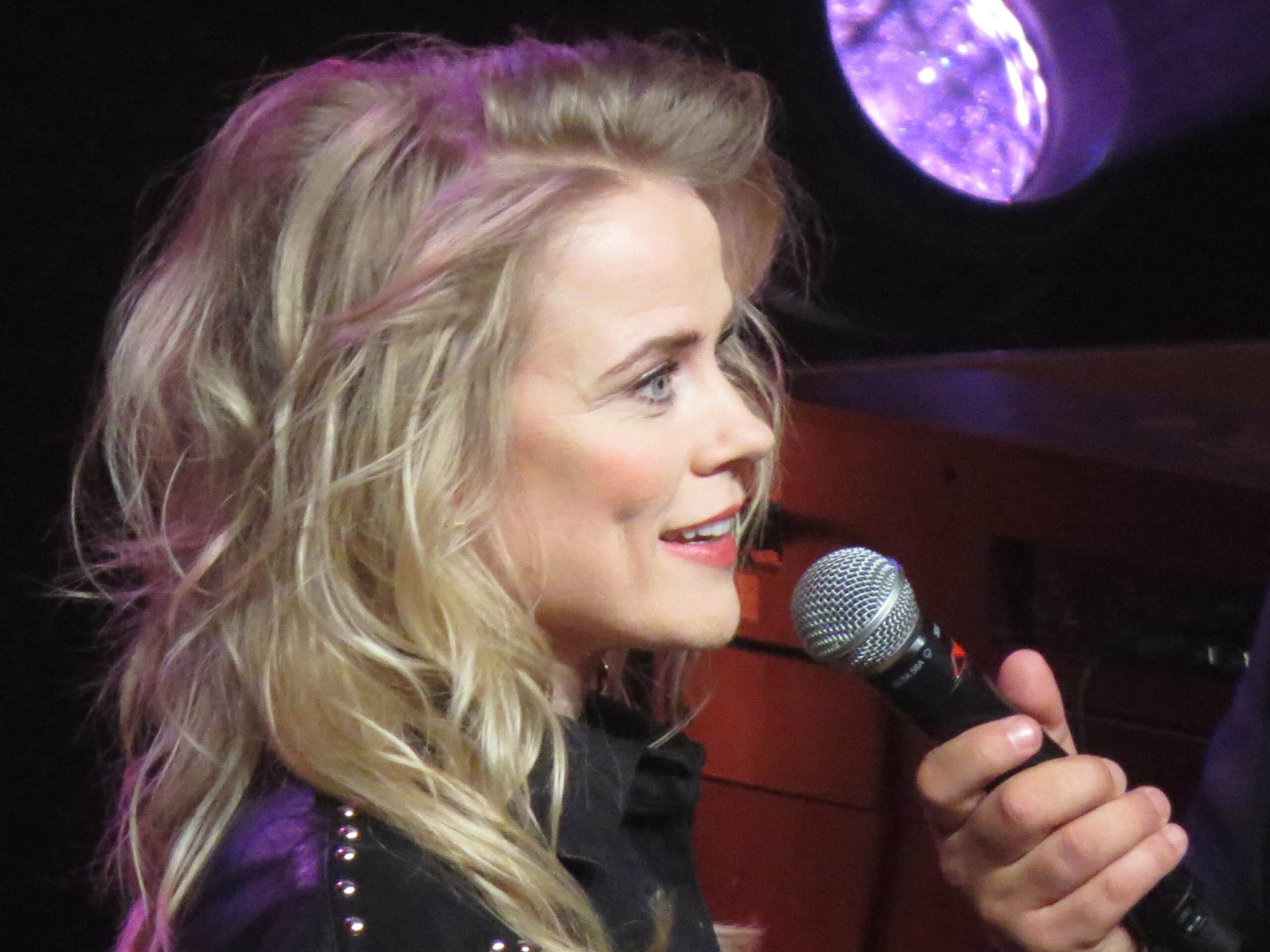 Ilse Delange : Ilse DeLange, Changes - Clubtour 2021 live in Stuttgart ... : Ilse delange, the stage name of ilse annoeska de lange.