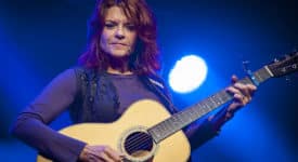 Rosanne Cash - Fotocredits: Bryan Ledgard - Wikimedia Commons (CC BY 2.0)