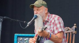 Seasick Steve - Thesupermat [CC BY-SA 4.0 (https://creativecommons.org/licenses/by-sa/4.0)]