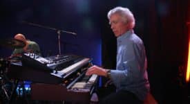 Hugh Banton, organist van Van der Graaf Generator – Foto: Smkphotos via Wikimedia Commons (CC BY-SA 3.0)