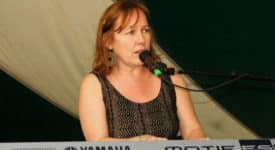 Iris DeMent - Fotocredits: Ron Baker - Wikimedia Commons - (CC BY-SA 3.0)