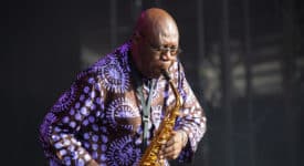 Manu Dibango - Fotocredits: Selbymay - Bron: Wikimedia Commons (CC-BY-SA-4.0)