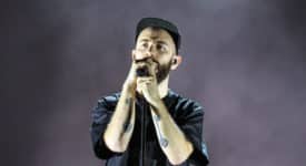 Woodkid - Fotocredits: Henry Laurisch - Bron: Wikimedia Commons (CC-BY-SA-3.0)