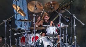 Taylor Hawkins (Foo Fighters) - Foto: Raph_PH (Wikimedia Commons, CC BY 2.0)