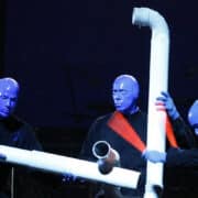 Blue Man Group - Foto: Leo Pinheiro (Wikimedia Commons, CC BY-SA 3.0)