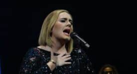 Adele - Foto: Kristopher Harris (Wikimedia Commons, CC BY 2.0)