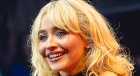Sabrina carpenter - cropped - Attribution: Raph_PH, CC BY 2.0, via Wikimedia Commons