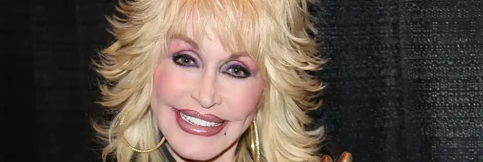 Dolly Parton - Foto: Curtis Hilbun (Wikimedia Commons, CC BY 3.0)
