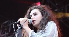 Charli xcx - Attribution: Anna Hanks from Austin, Texas, USA, CC BY 2.0, via Wikimedia Commons