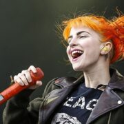 Hayley Williams (Paramore) - Attribution: Sven-Sebastian Sajak, CC BY-SA 3.0, via Wikimedia Commons