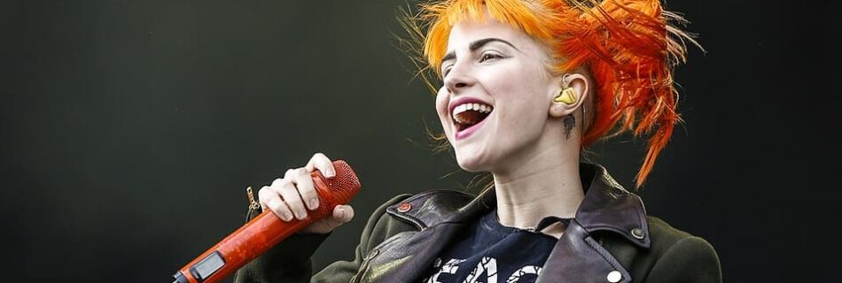 Hayley Williams (Paramore) - Attribution: Sven-Sebastian Sajak, CC BY-SA 3.0, via Wikimedia Commons