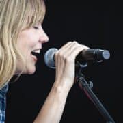 Beth Orton (cropped) - Attribution: Paul Hudson from United Kingdom, CC BY 2.0, via Wikimedia Commons